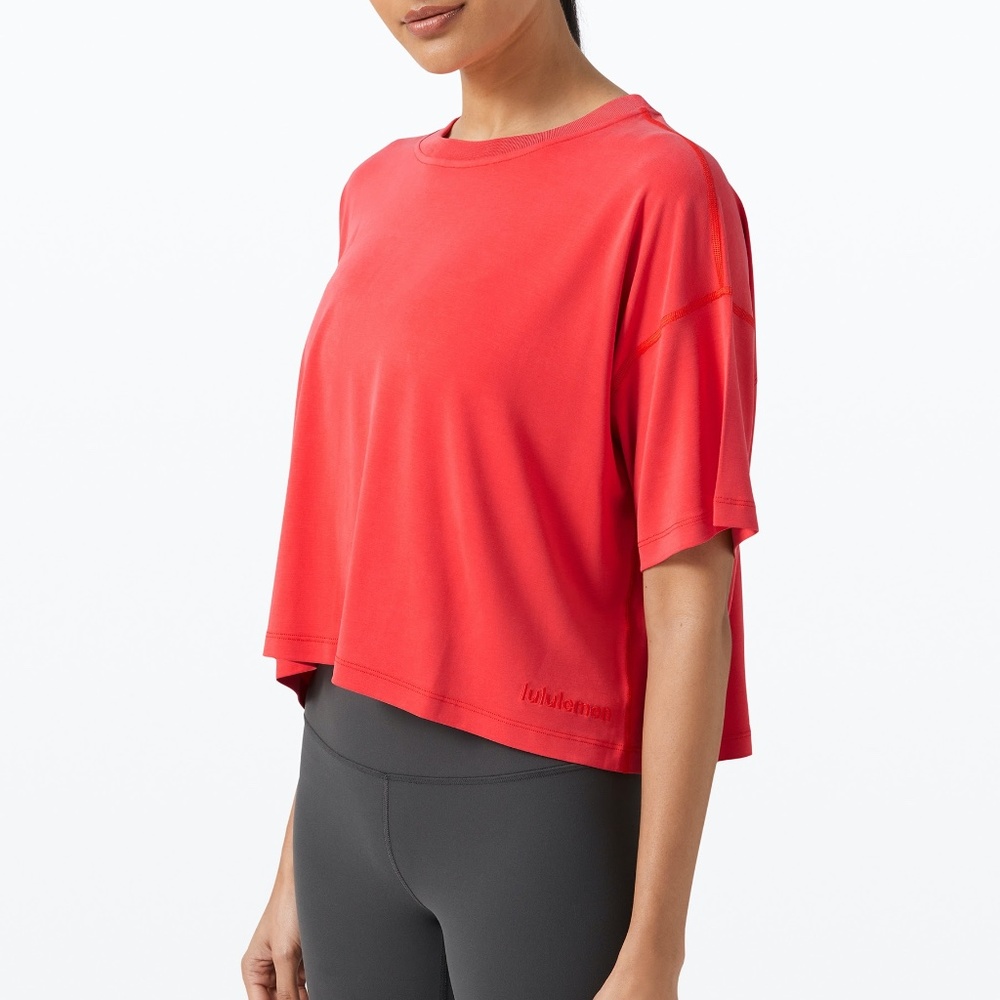 Lululemon Ease of It All Short Sleeve Tee size M/L